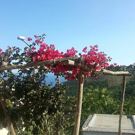 Apartment House With 2 Bedrooms In Albori Di Sul Mare, With Wonderful Sea *